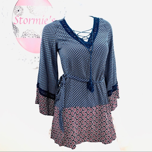 Miami Mixed Floral Lace V Plunge neckline - Picture 2 of 8